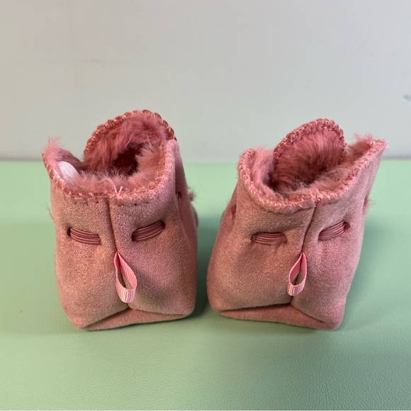 Joe Fresh Baby Booties Pink with a Bow and Heart, Baby size M,baby fall booties - Picture 2 of 8